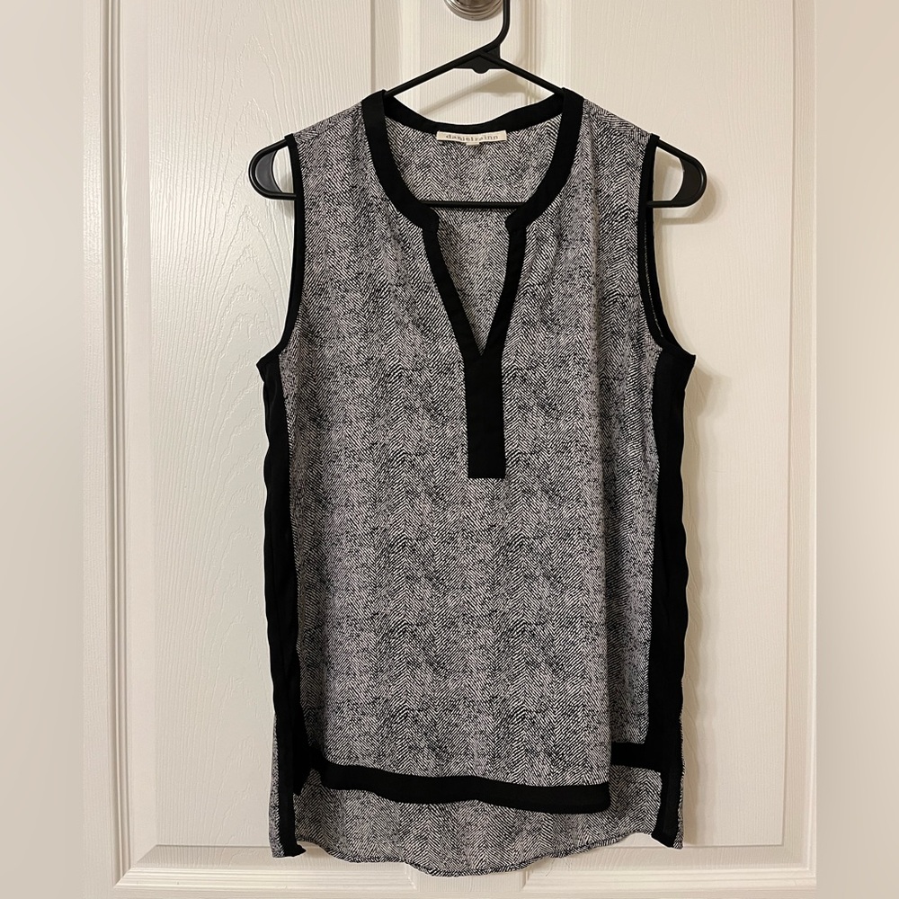 Daniel Rainn Sleeveless Blouse Black and White Size Small Plunging Neckline Tank